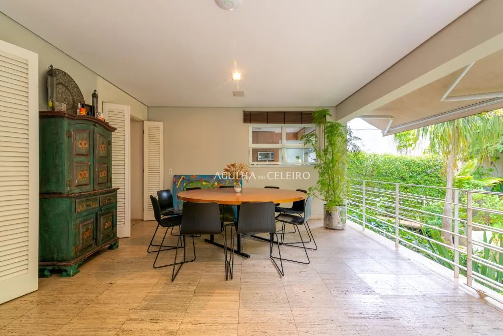 Casa fantástica na melhor localização da Vila Nova Conceição. – CA1173