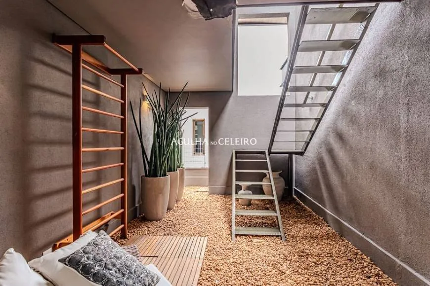 casa-com-piscina-a-venda-em-cidade-jardim-16081-23