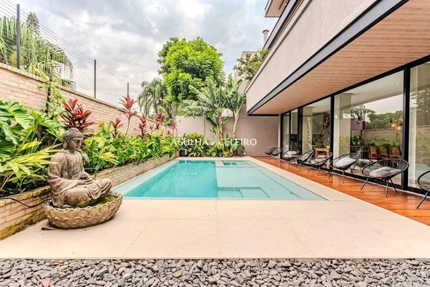 casa-com-piscina-a-venda-em-cidade-jardim-16081-5