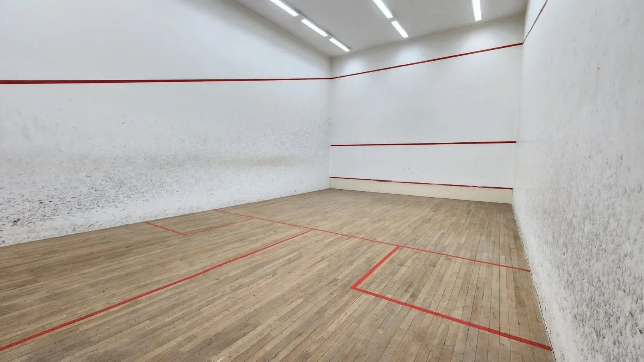 Apartamento com planta excelente em condomínio desejado à venda em Moema. – 15090