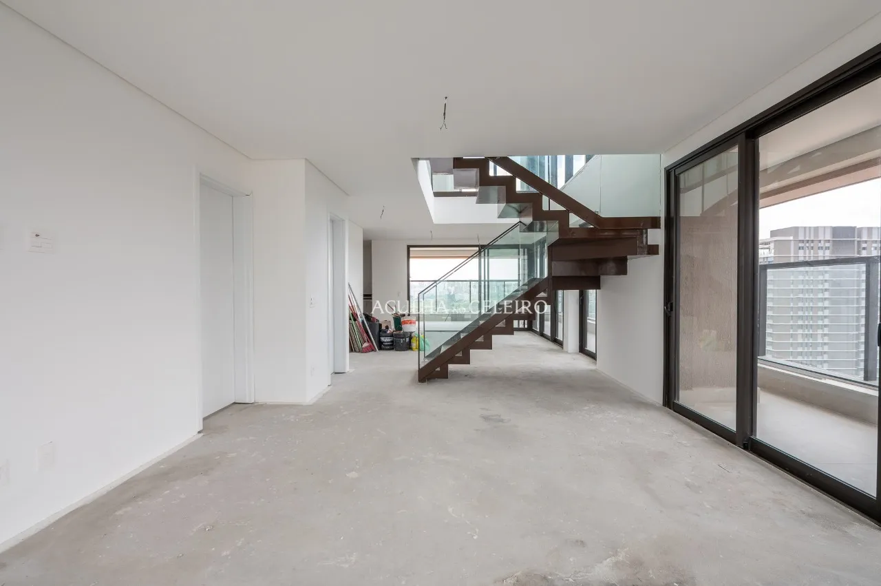 Cobertura com vista para o Parque Ibirapuera à venda em Moema. – 9616