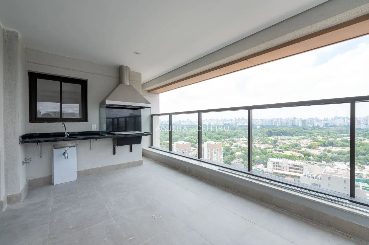 Cobertura com vista para o Parque Ibirapuera à venda em Moema. – 9616