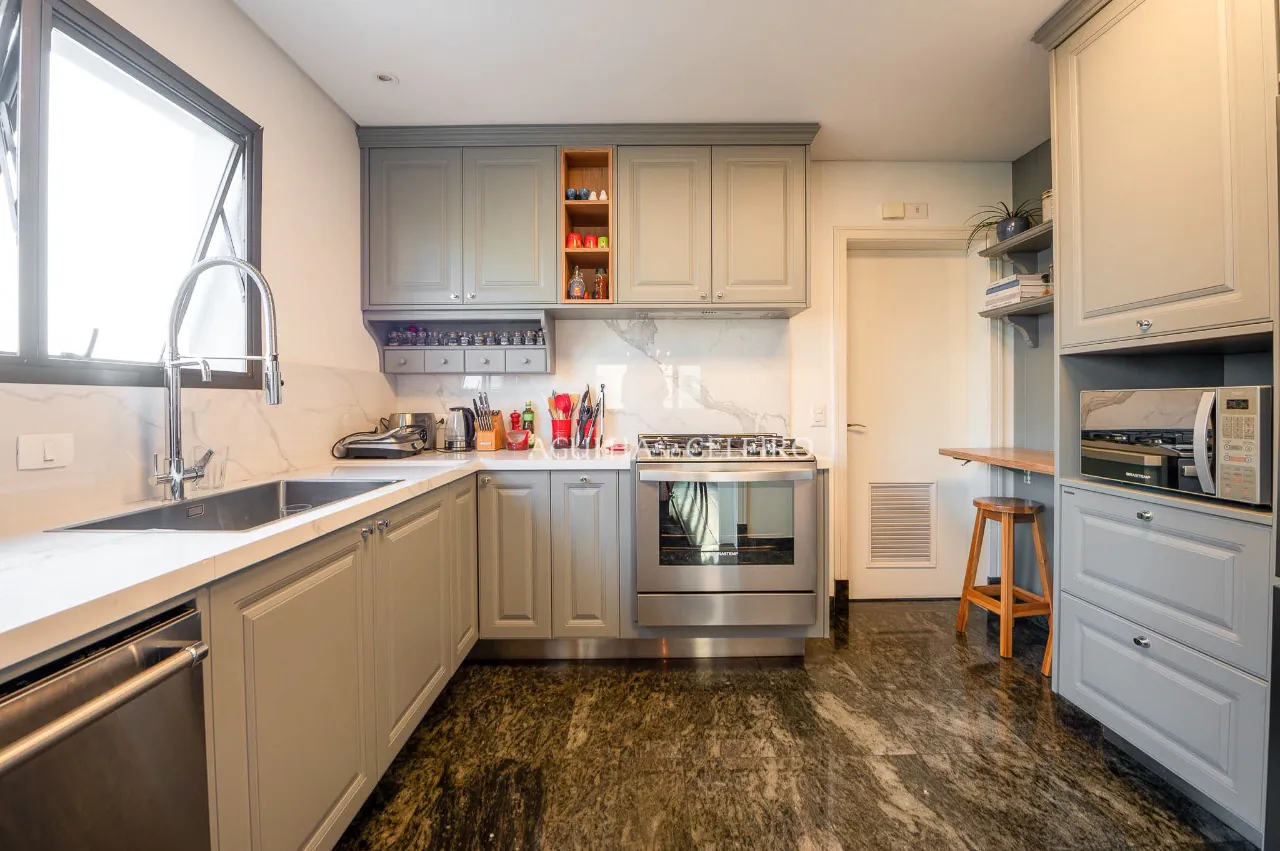 Beleza e sofisticação neste lindo apartamento reformado. – AP0668