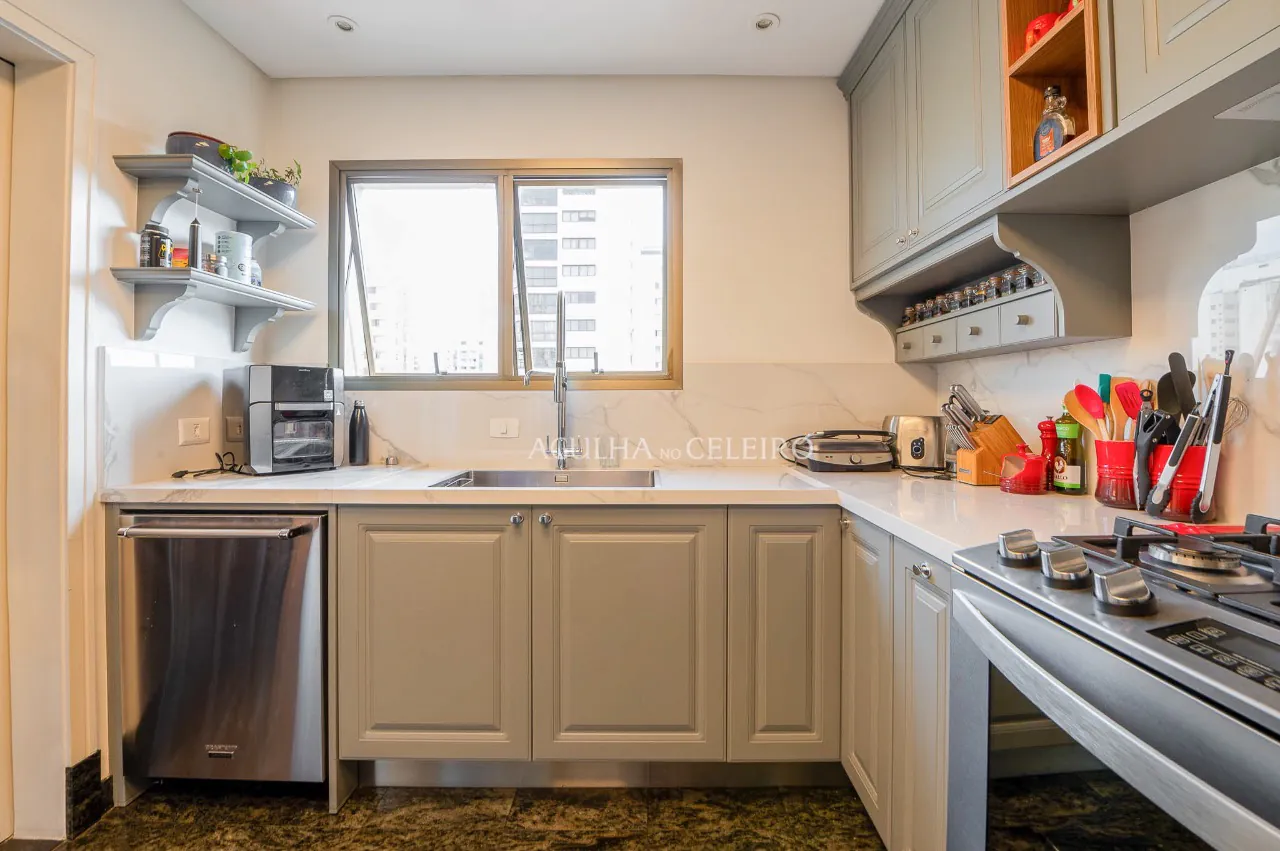 Beleza e sofisticação neste lindo apartamento reformado. – AP0668