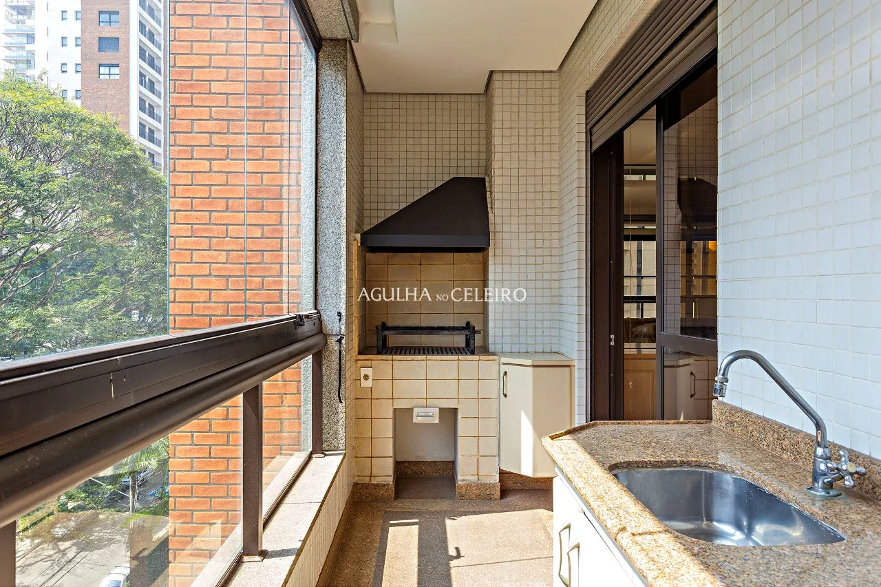 Apartamento para venda ou locação em Moema – 17471