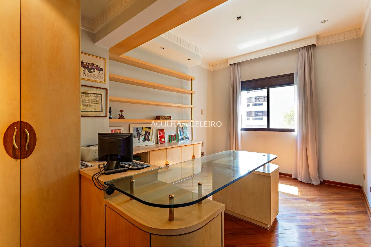 Apartamento para venda ou locação em Moema – 17471