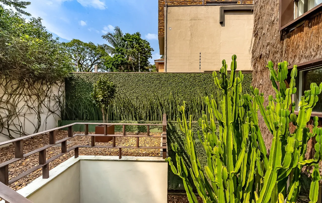 A única casa projetada pelos Irmãos Campana no mundo está aqui, no Jardim América. – 12728 - IMG_0028