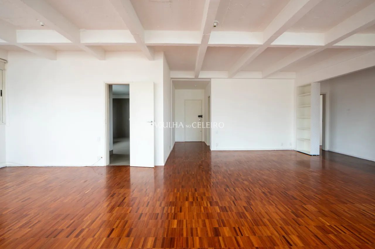 Apartamento amplo para reforma à venda no Jardim Europa – 13752