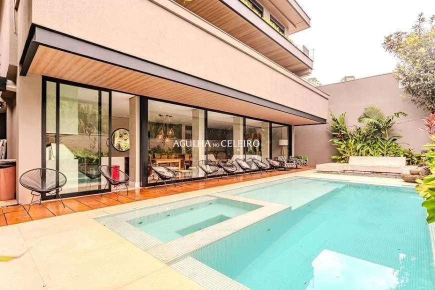 Casa com piscina à venda em Cidade Jardim – 16081