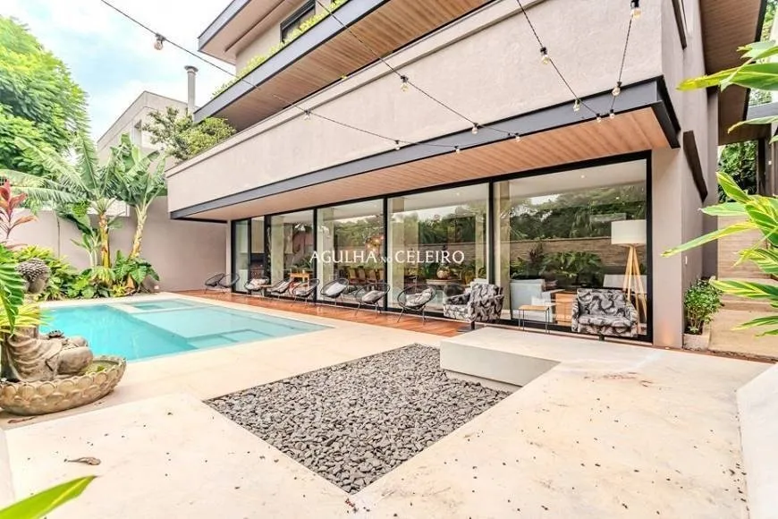 Casa com piscina à venda em Cidade Jardim – 16081