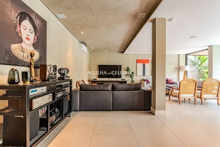 Casa com piscina à venda em Cidade Jardim – 16081