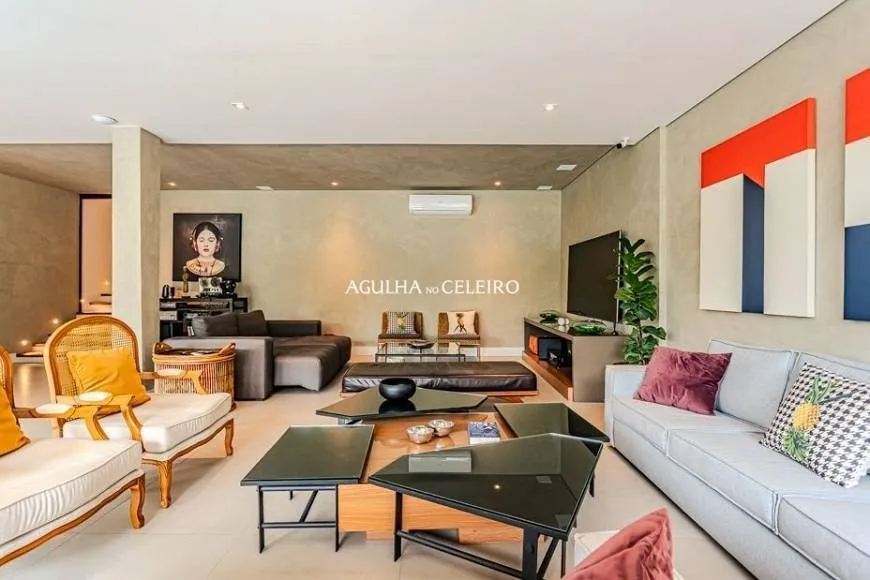 Casa com piscina à venda em Cidade Jardim – 16081