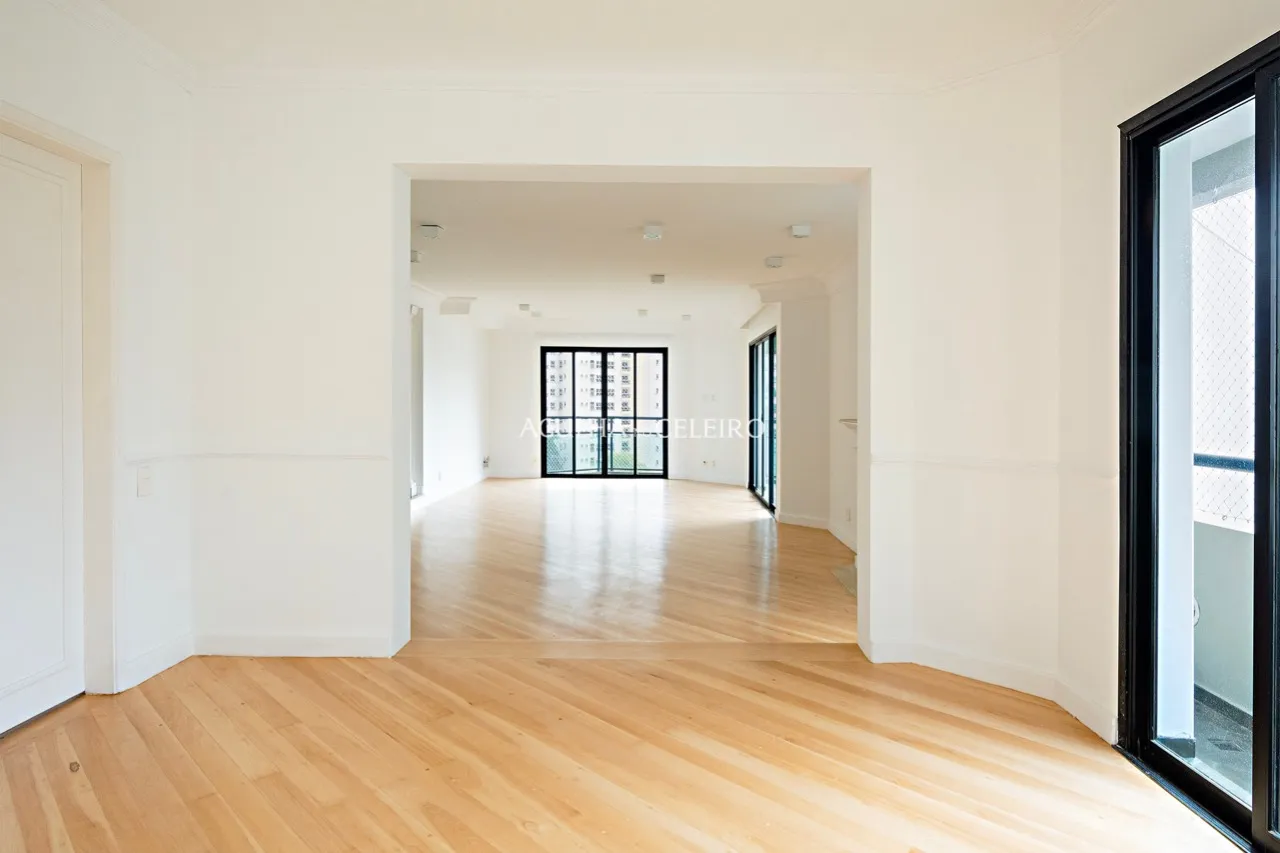 Apartamento com muito espaço para venda ou locação em Moema. – 16234 - DSC_0144