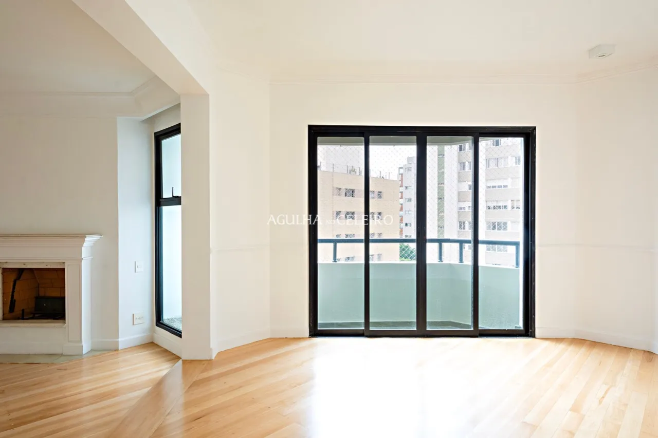 Apartamento com muito espaço para venda ou locação em Moema. – 16234 - DSC_0139-2