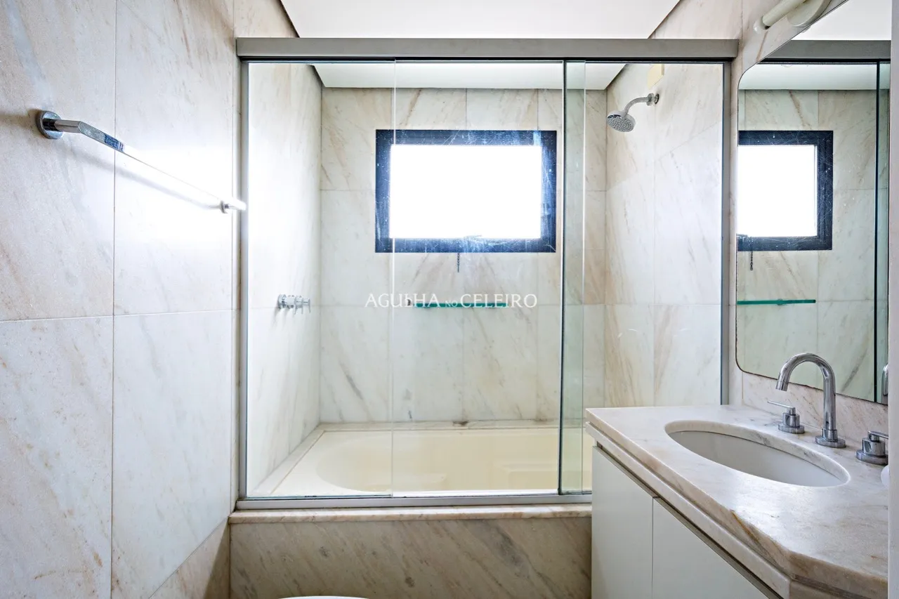 Apartamento com muito espaço para venda ou locação em Moema. – 16234 - DSC_0235