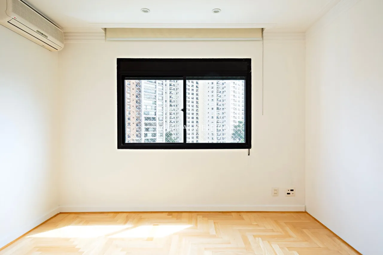 Apartamento com muito espaço para venda ou locação em Moema. – 16234 - DSC_0251