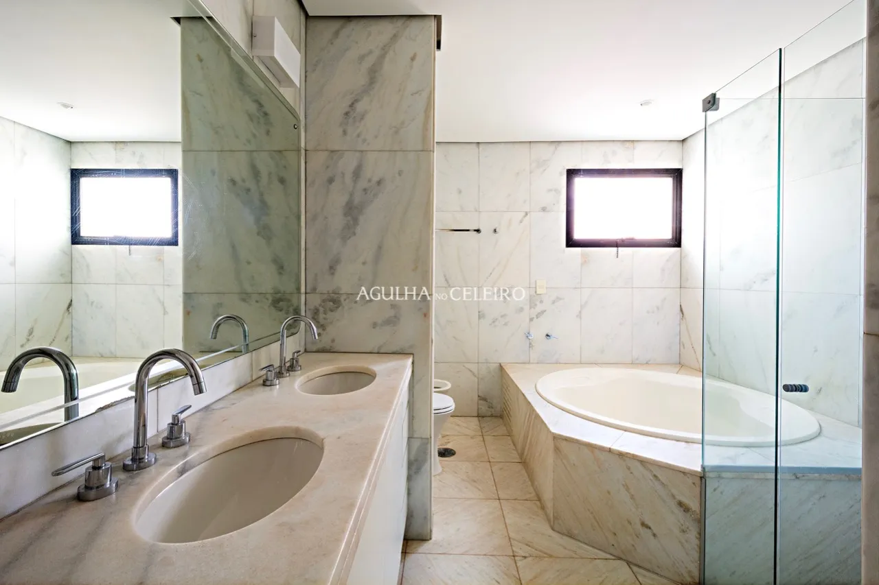 Apartamento com muito espaço para venda ou locação em Moema. – 16234 - DSC_0273