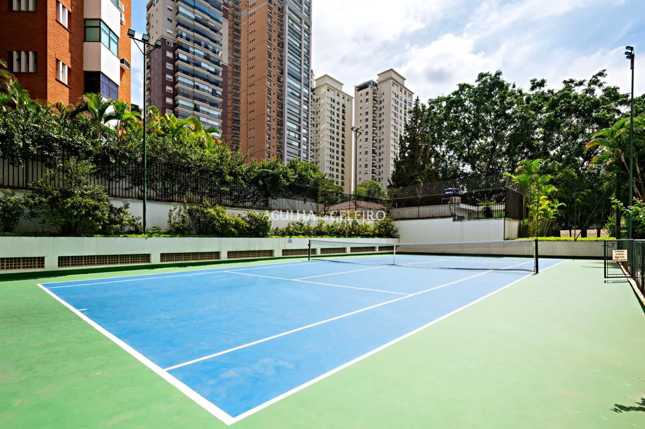 Apartamento com muito espaço para venda ou locação em Moema. – 16234 - DSC_0320