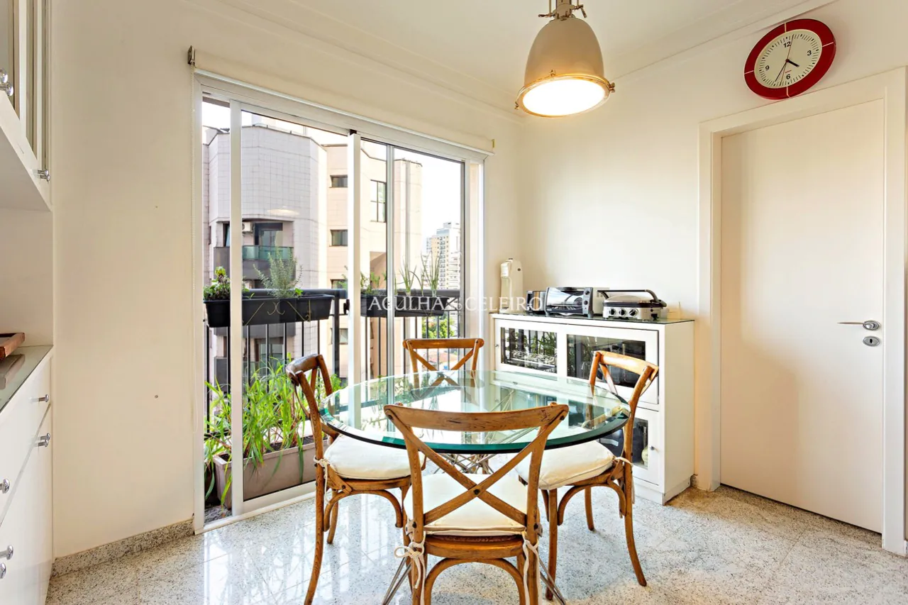 Apartamento amplo, claro e iluminado no melhor de Moema Pássaros. – 16258 - _MG_5856