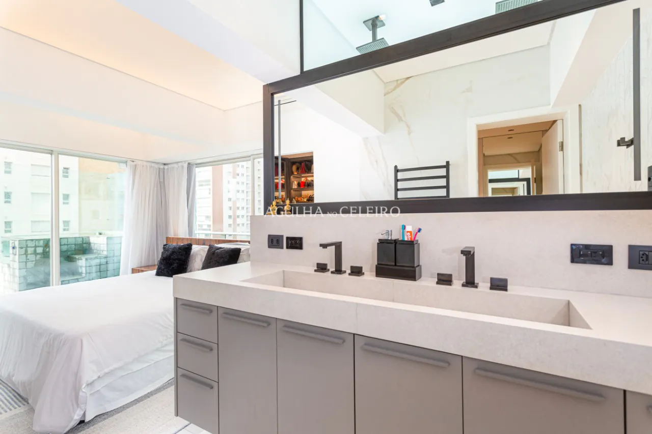 Apartamento impecável mobiliado e decorado á venda no Itaim Bibi. – 9158 - Quarto A Suite Master-9