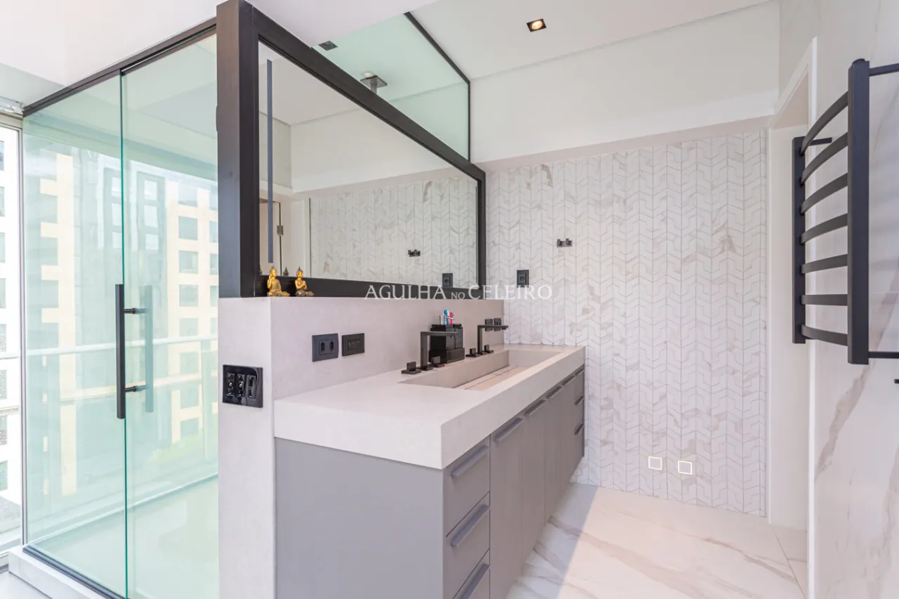 Apartamento impecável mobiliado e decorado á venda no Itaim Bibi. – 9158 - Quarto A Suite Master-12