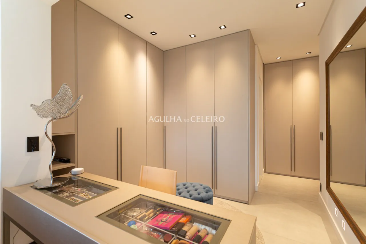 Apartamento impecável mobiliado e decorado á venda no Itaim Bibi. – 9158 - Quarto B Suite-4