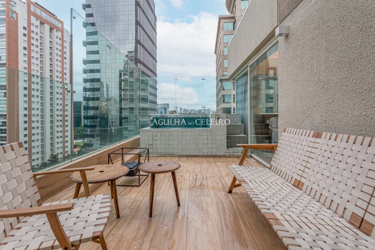 Apartamento impecável mobiliado e decorado á venda no Itaim Bibi. – 9158 - Varanda-2