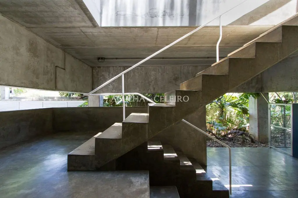 Venda/Alto de Pinheiros: o privilégio de morar numa obra de Paulo Mendes da Rocha – CA0235