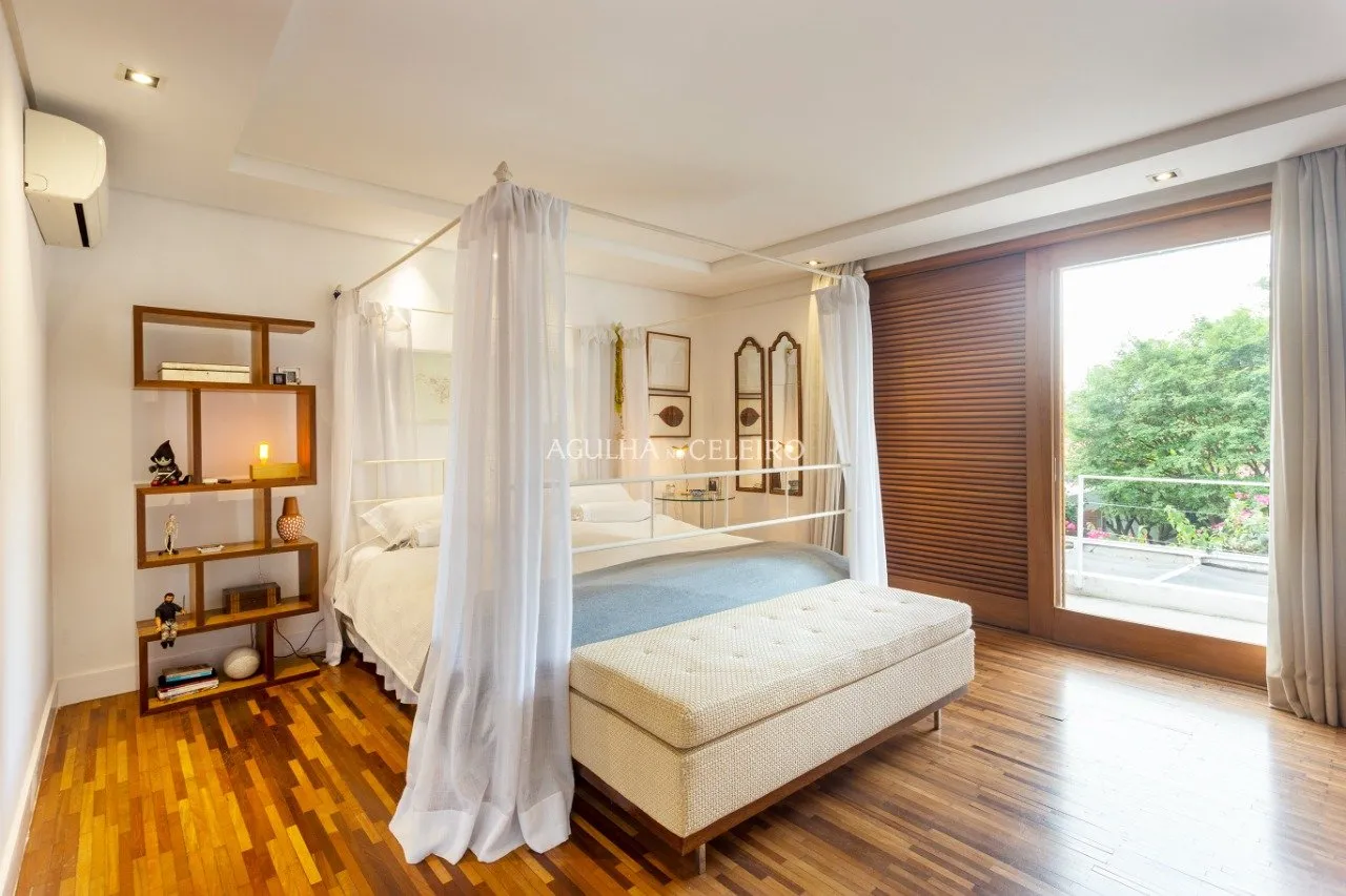 Casa com piscina à venda em Alto de Pinheiros – CA0622