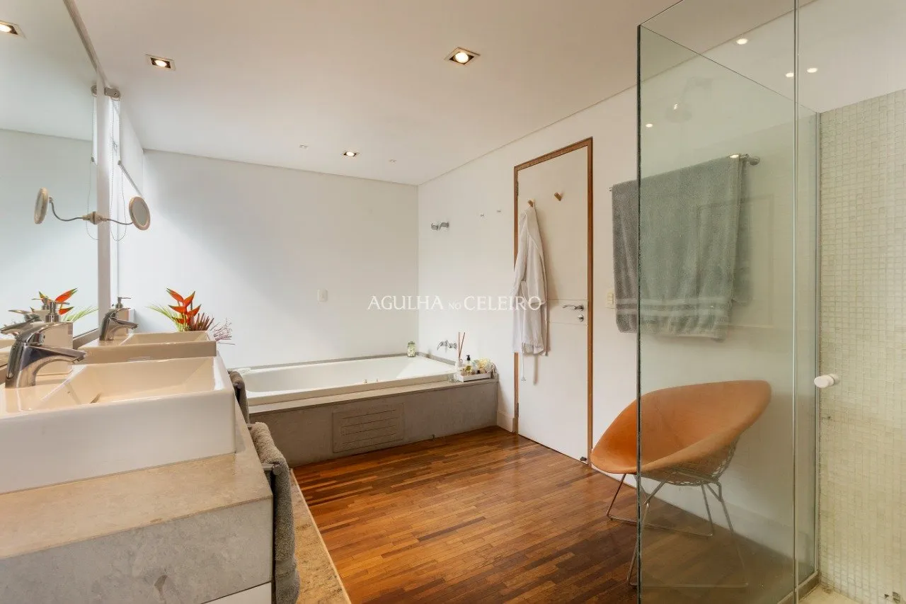 Casa com piscina à venda em Alto de Pinheiros – CA0622