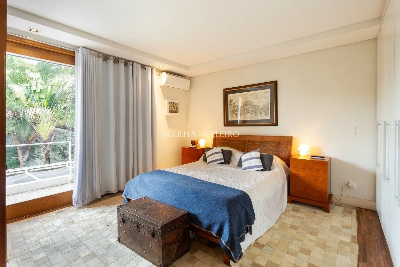 Casa com piscina à venda em Alto de Pinheiros – CA0622