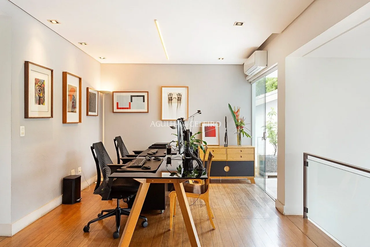 Casa com piscina à venda em Alto de Pinheiros – CA0622