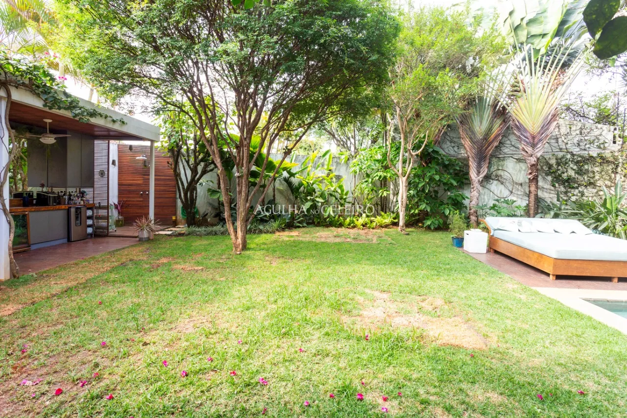 Casa com piscina à venda em Alto de Pinheiros – CA0622