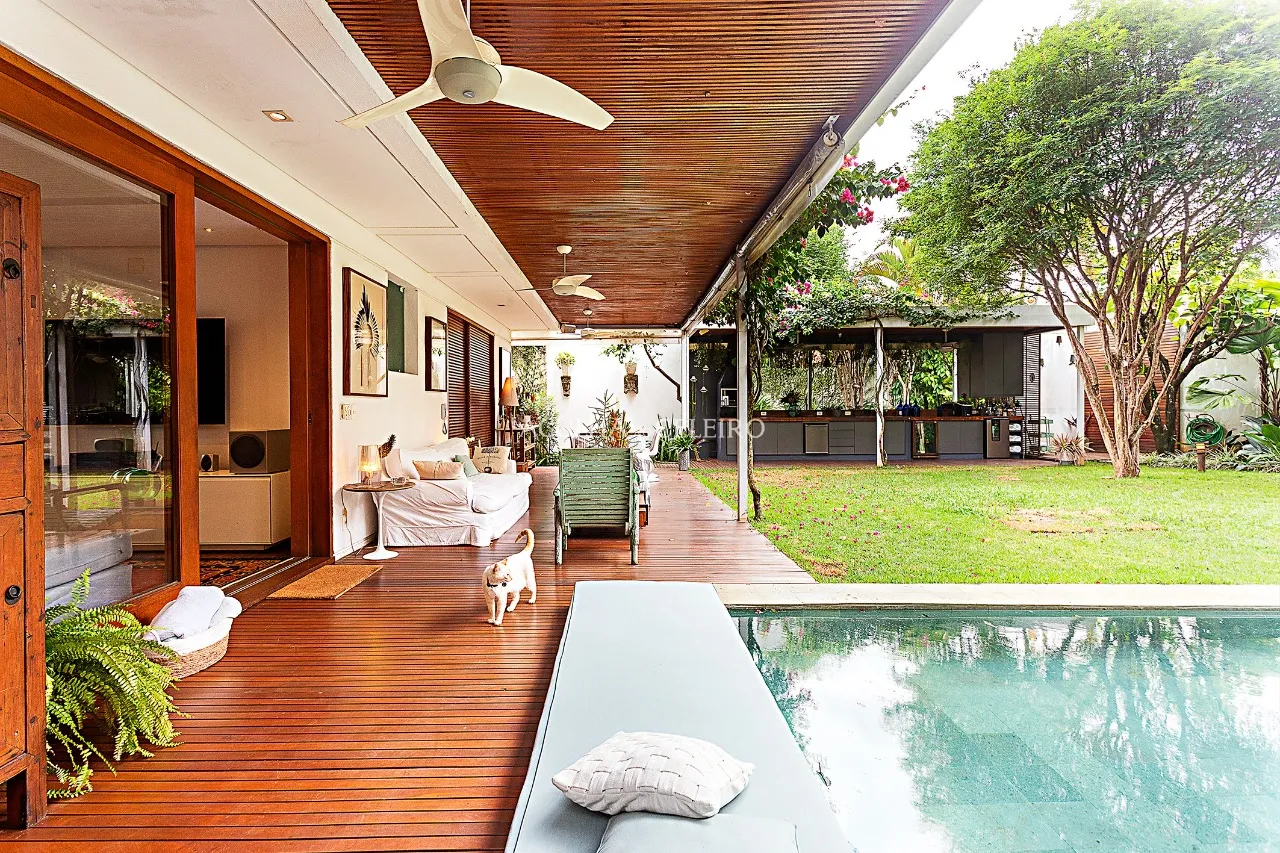 Casa com piscina à venda em Alto de Pinheiros – CA0622