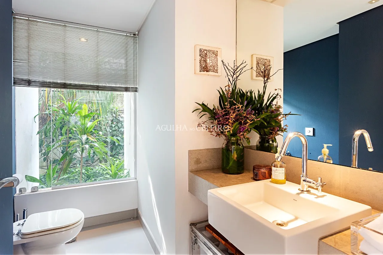 Casa com piscina à venda em Alto de Pinheiros – CA0622