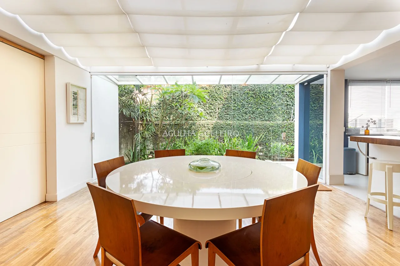 Casa com piscina à venda em Alto de Pinheiros – CA0622