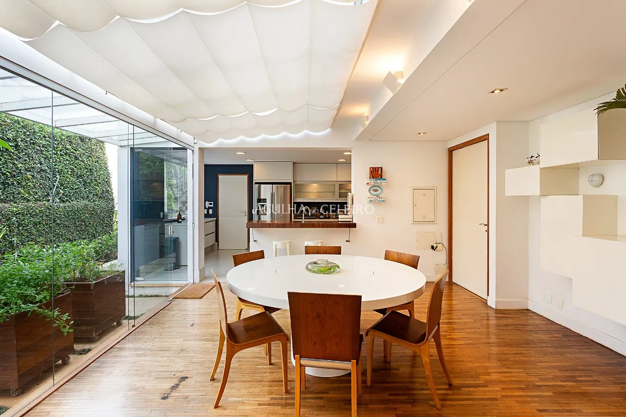 Casa com piscina à venda em Alto de Pinheiros – CA0622