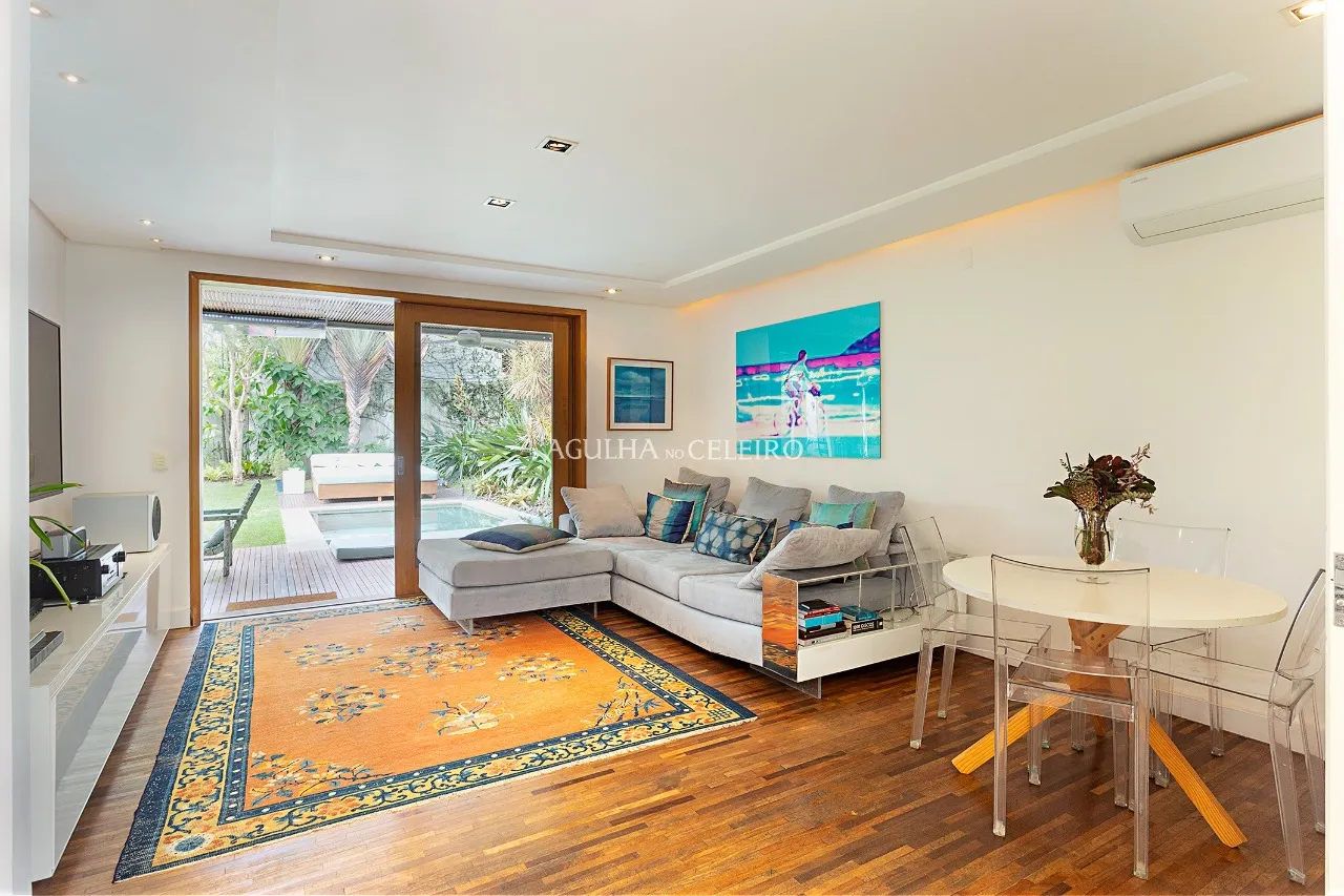 Casa com piscina à venda em Alto de Pinheiros – CA0622