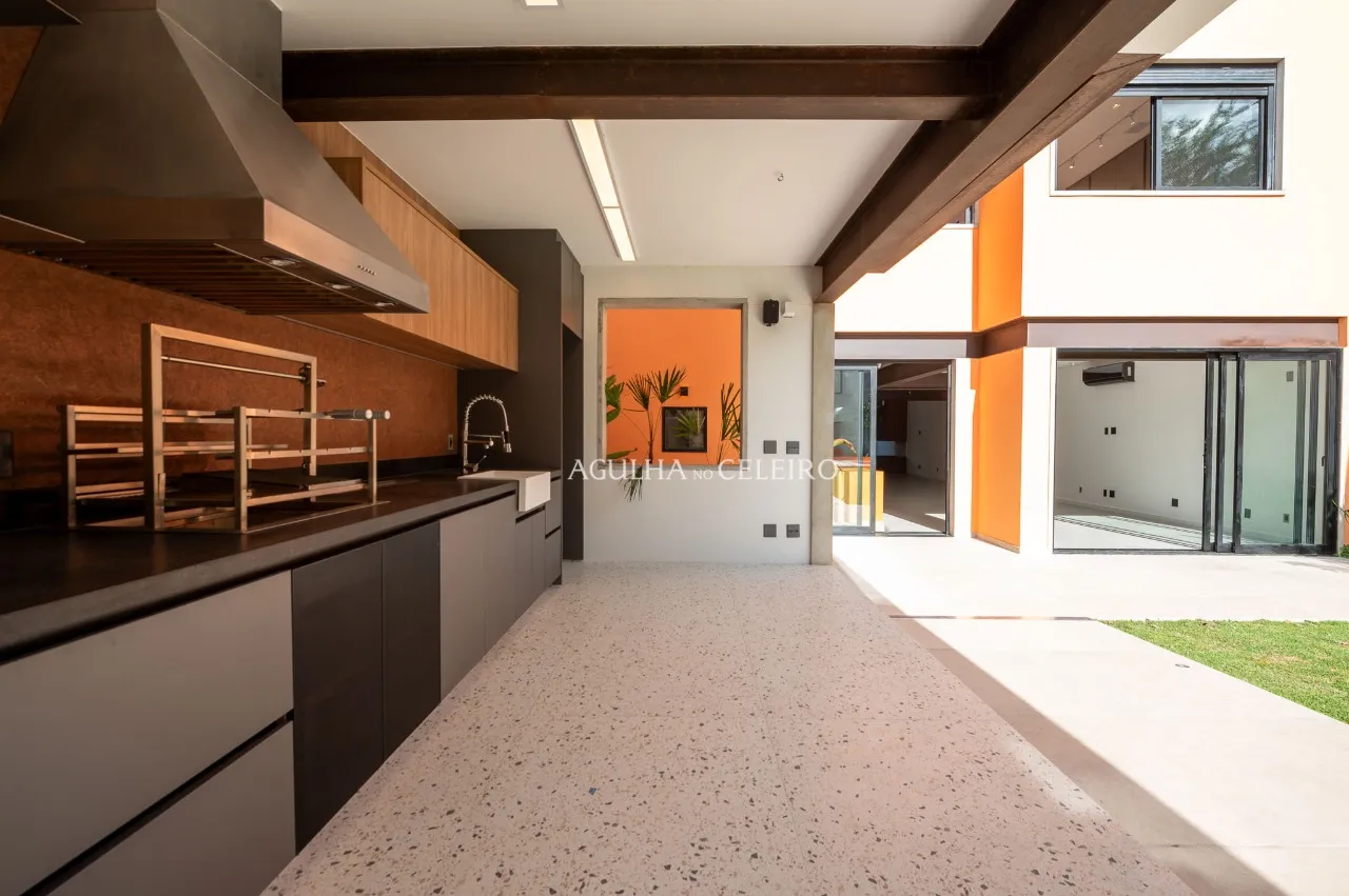 Casa Renovada com Rooftop Panorâmico à venda no Jardim Paulista – CA1156