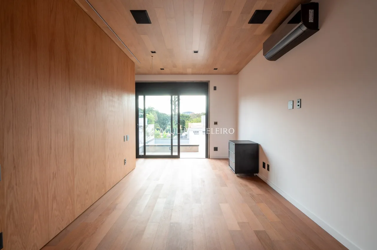 Casa Renovada com Rooftop Panorâmico à venda no Jardim Paulista – CA1156