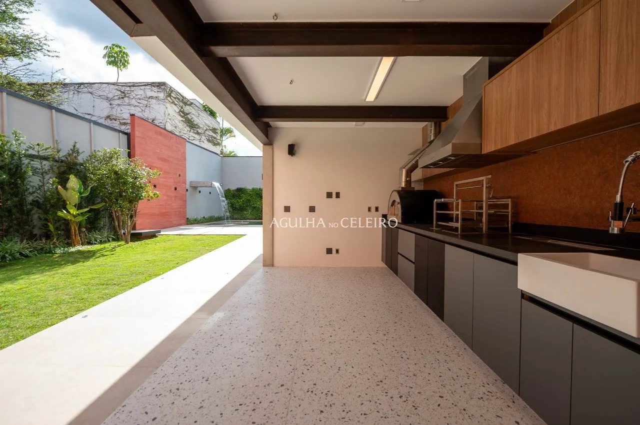 Casa Renovada com Rooftop Panorâmico à venda no Jardim Paulista – CA1156