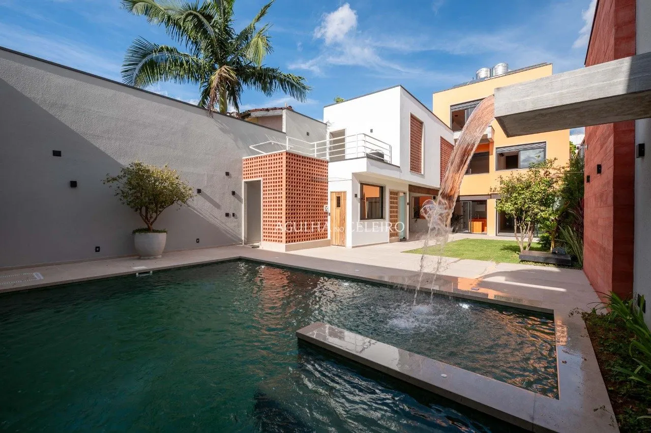 Casa Renovada com Rooftop Panorâmico à venda no Jardim Paulista – CA1156