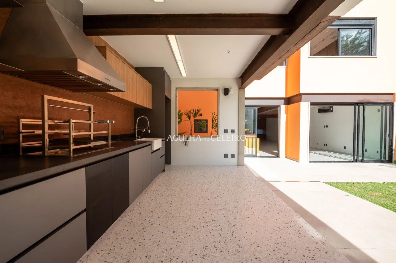 Casa Renovada com Rooftop Panorâmico à venda no Jardim Paulista – CA1156