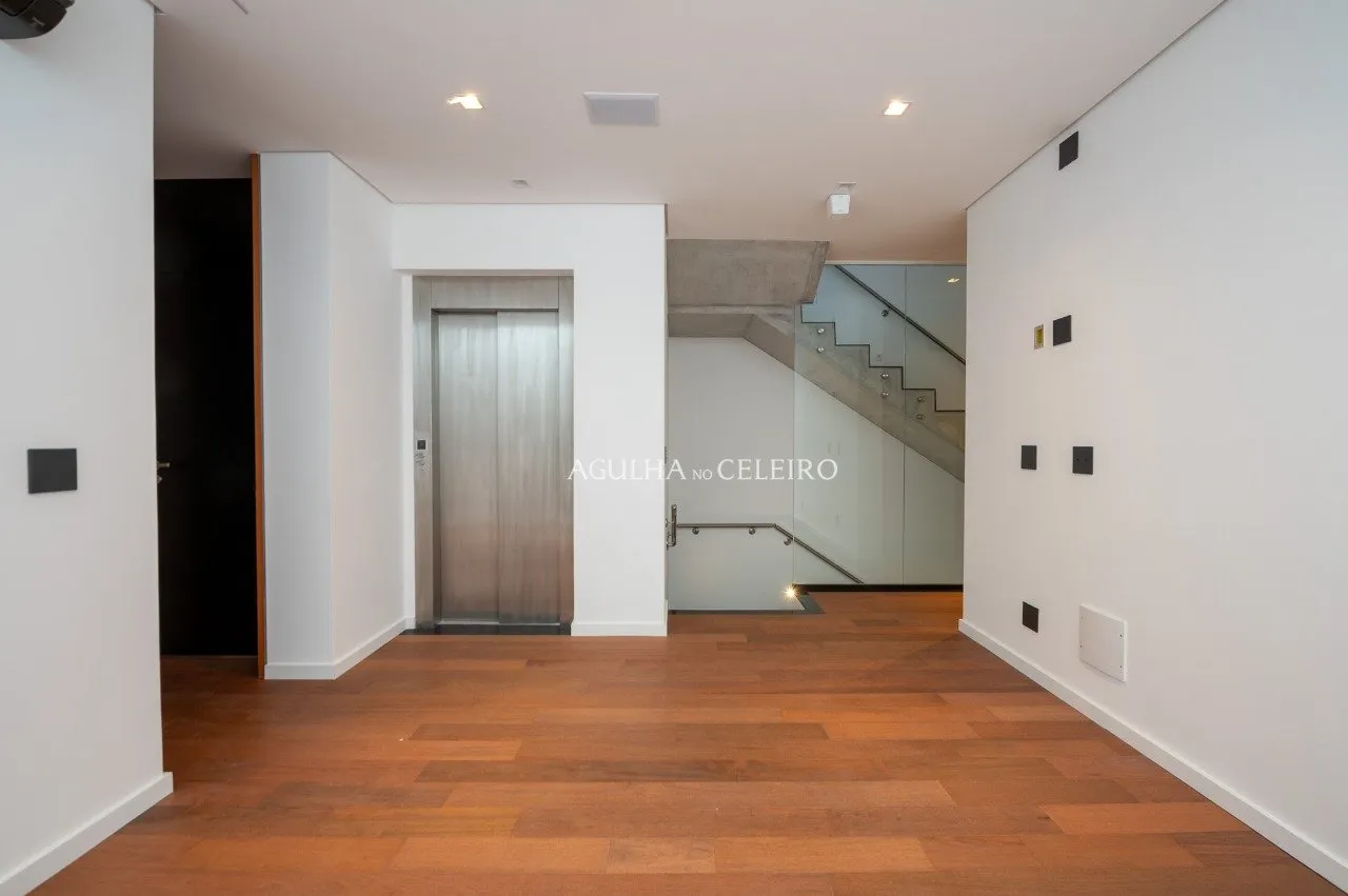 Casa Renovada com Rooftop Panorâmico à venda no Jardim Paulista – CA1156