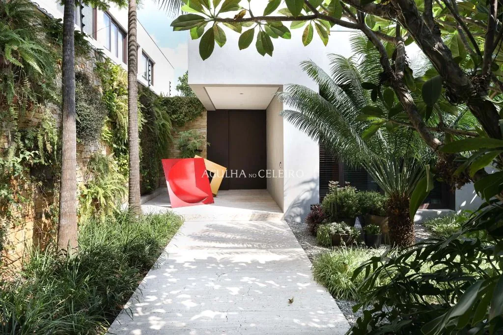 Casac contemporânea e impactante para venda no Jardim Paulistano. – CA1265