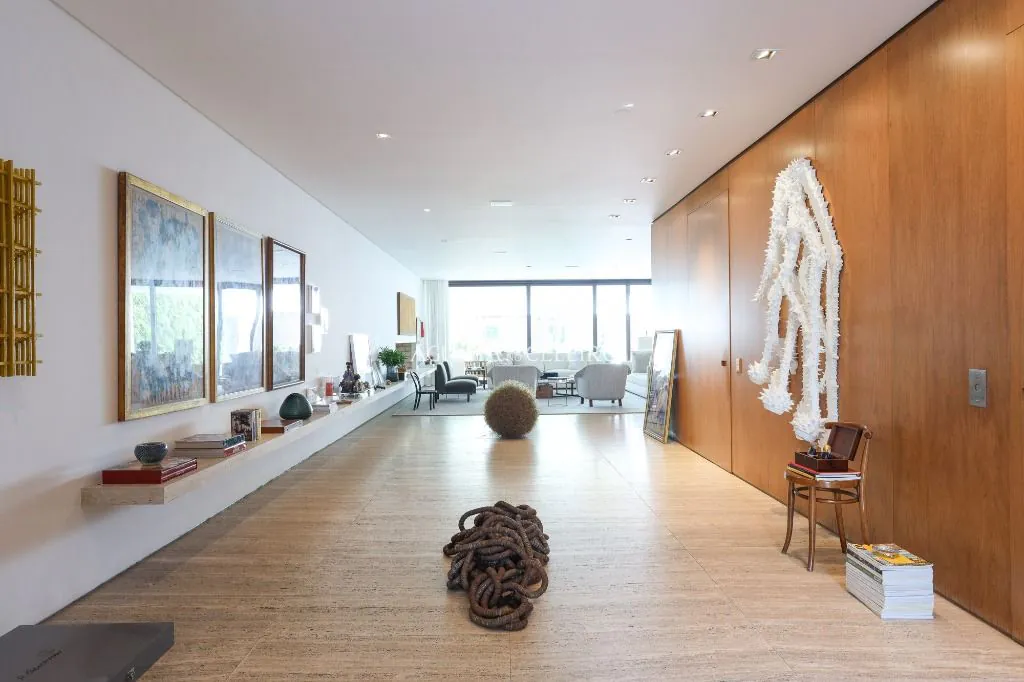 Casac contemporânea e impactante para venda no Jardim Paulistano. – CA1265