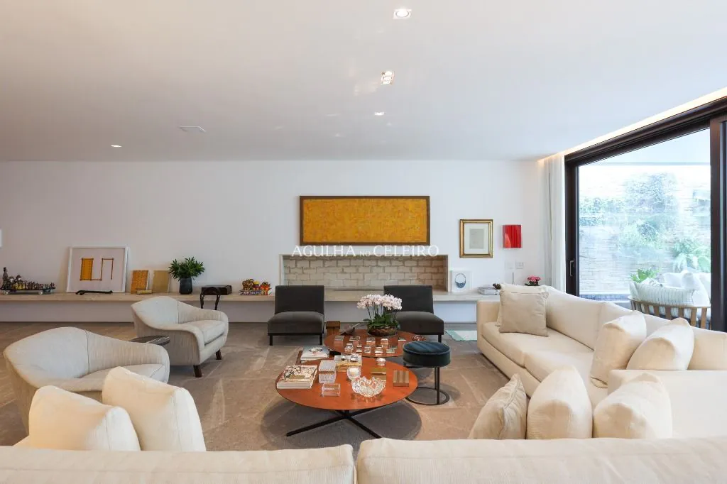 Casac contemporânea e impactante para venda no Jardim Paulistano. – CA1265