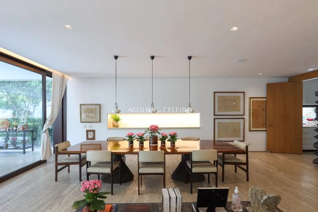 Casac contemporânea e impactante para venda no Jardim Paulistano. – CA1265