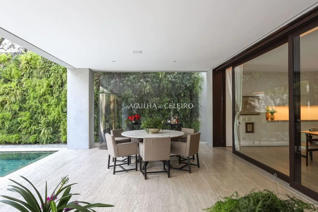 Casac contemporânea e impactante para venda no Jardim Paulistano. – CA1265