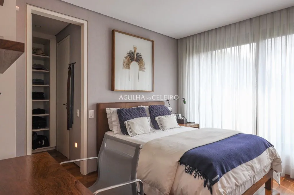 Casac contemporânea e impactante para venda no Jardim Paulistano. – CA1265